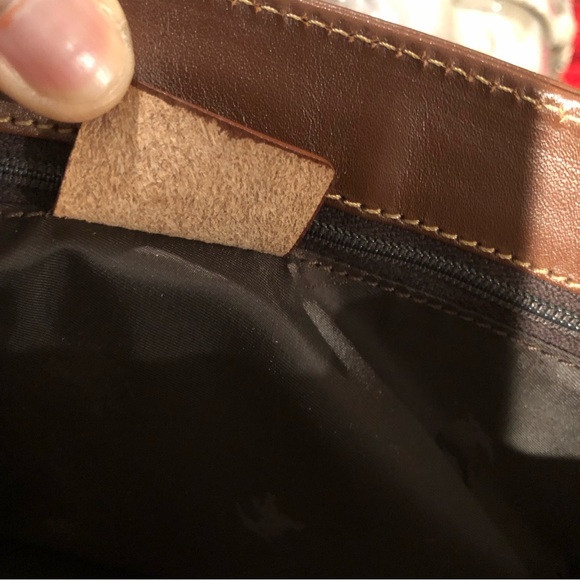 Vintage Classic Large Burberry Tote - Picture 11 of 16